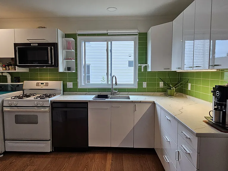 503 Belmont St — Photo 4