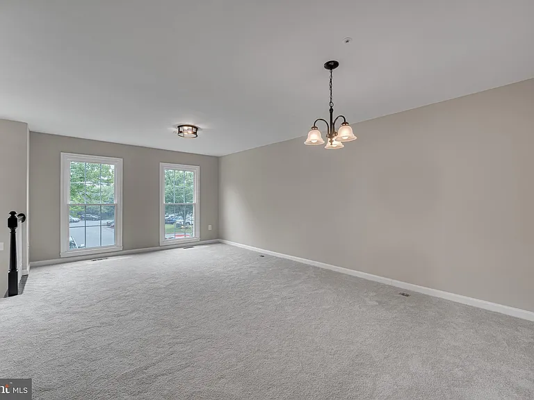 8101 Chelaberry Ct — Photo 6