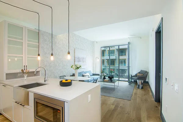 Rented by City View Living | media 27