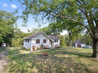 8648 Oak Manor Rd, Lenexa, KS 66227