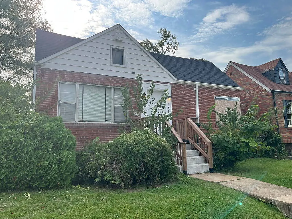 2 bed, 1.0 bath, 960 sqft, $1,095 — Photo 1