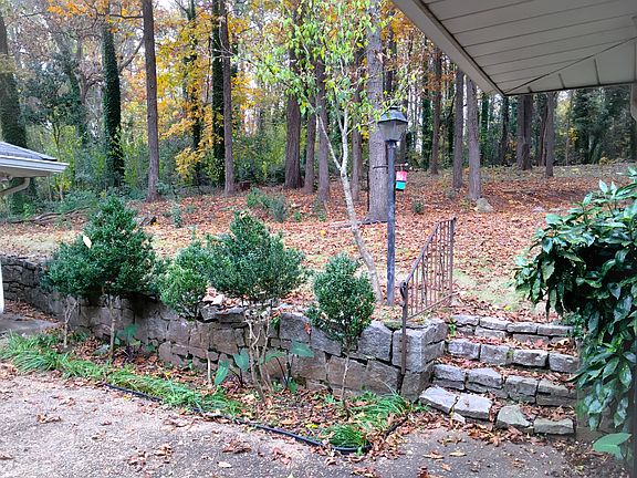 3rd image of 668 Farrar Ct