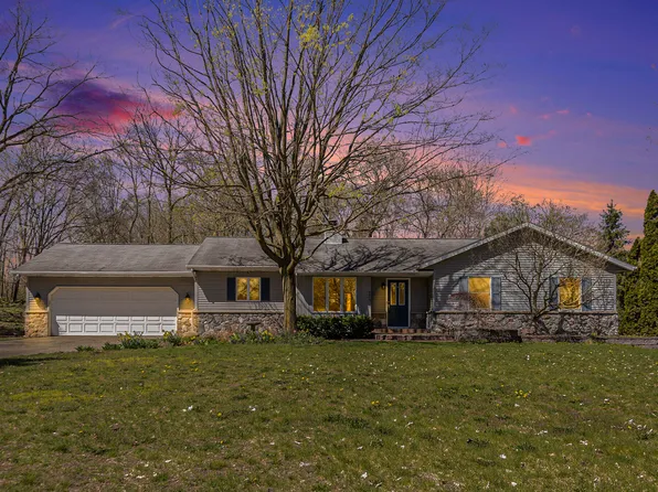 8475 Trailblazer Dr SE, Byron Center, MI 49315