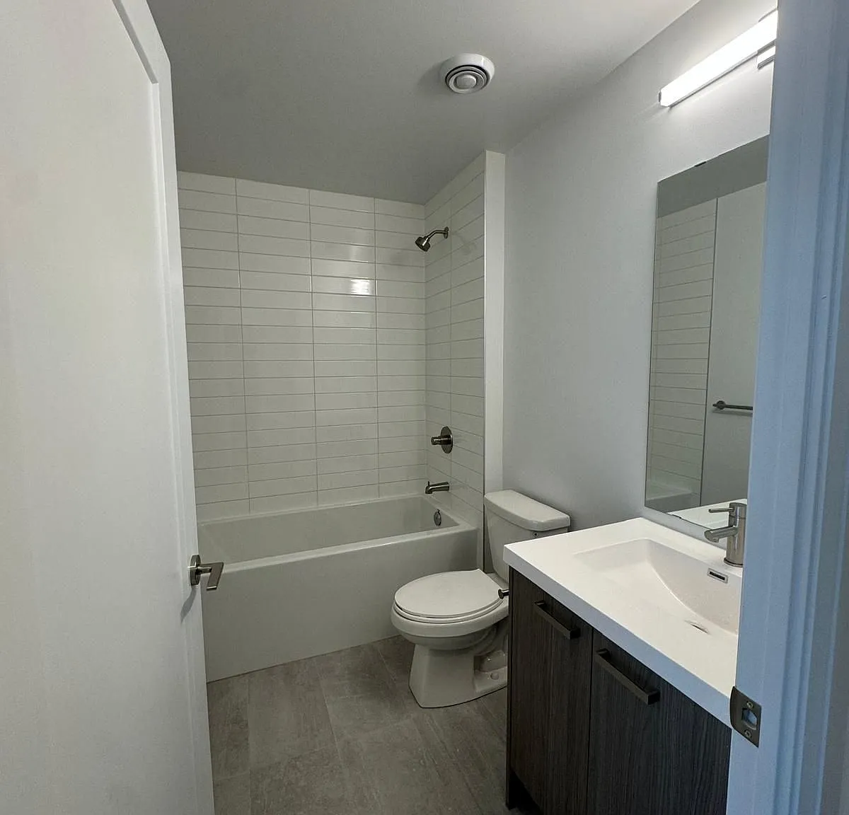 2 bed, $3,200 — Photo 4