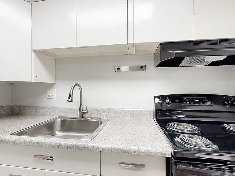 10705 W 7th Pl — Photo 4