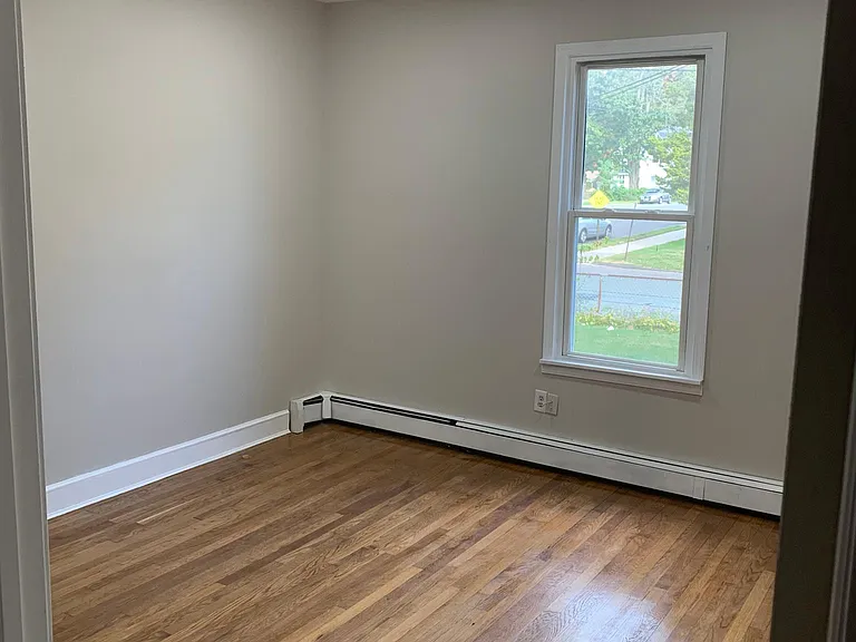 135 Gilbert St #1 — Photo 8