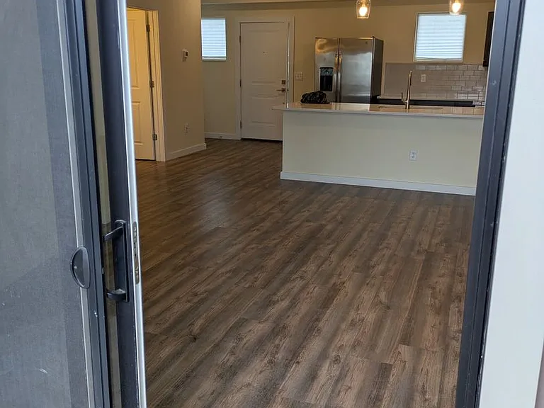 1115 N Walnut St — Photo 3