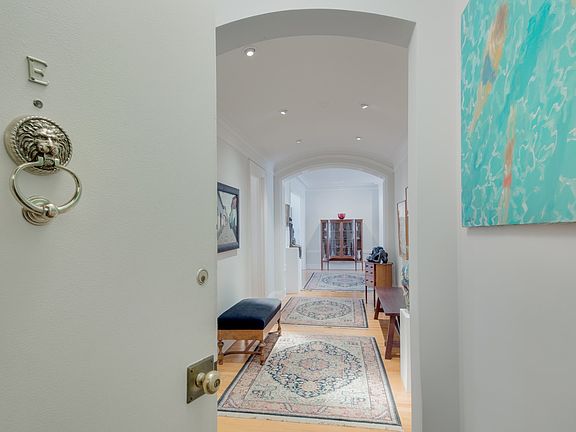 4th image of 3800 N Lake Shore Dr #7E