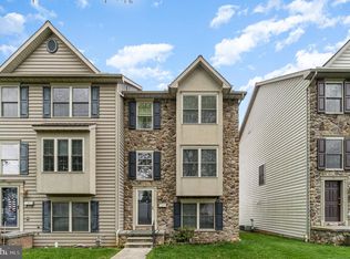 679 E Walnut St, Hanover, PA 17331