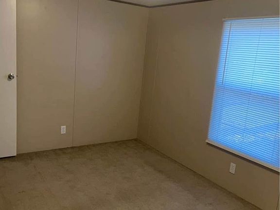 5th image of 13 Hackberry St