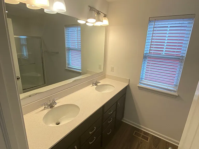 326 Warman Ave — Photo 32