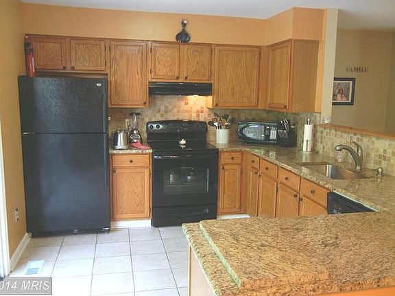 3rd image of 69 Lake Park Ct #941