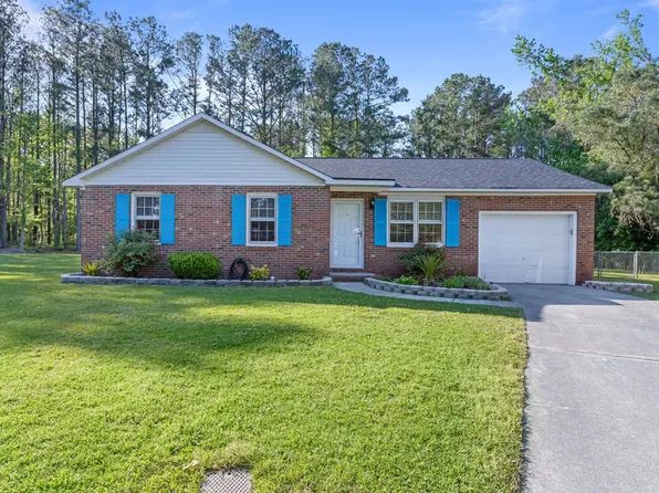 304 Fairfield Ct, Jacksonville, NC 28540