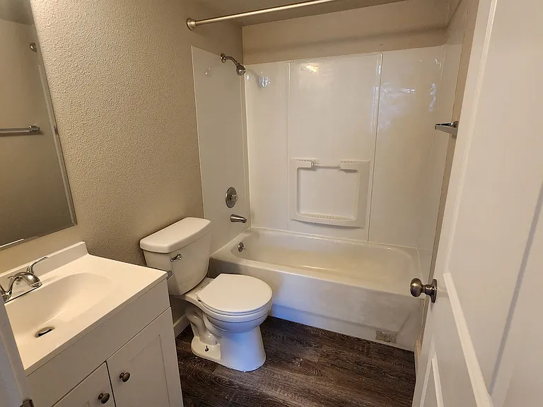 Alpine Apartments — Photo 18
