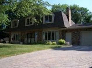 6233 97th St W, Bloomington, MN 55438