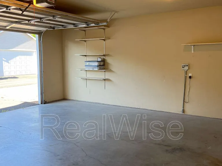 20611 Daisy Ln — Photo 24