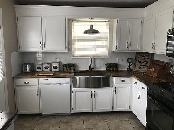3rd image of 694 Crab Apple Ln SE