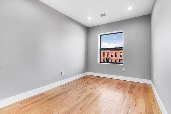 Rented by Brownstone Property Group | media 18