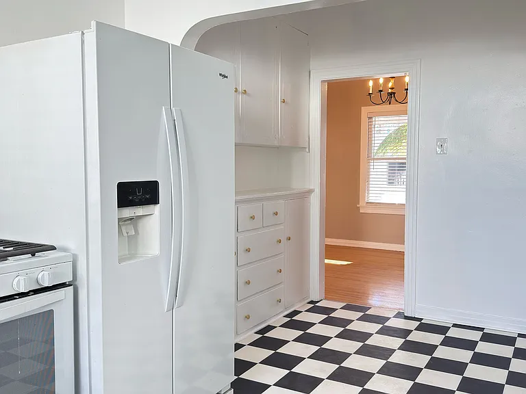 221 Loma Ave #C — Photo 20