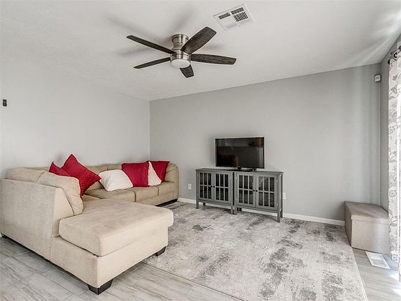 5th image of 10405 N McKinley Ave