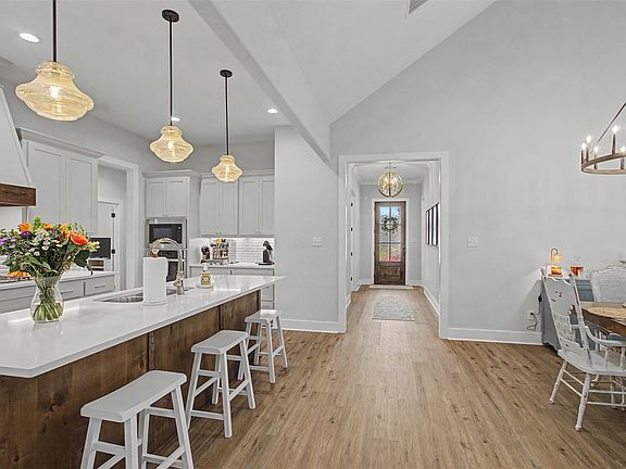 4th image of 3555 Chantilly Path