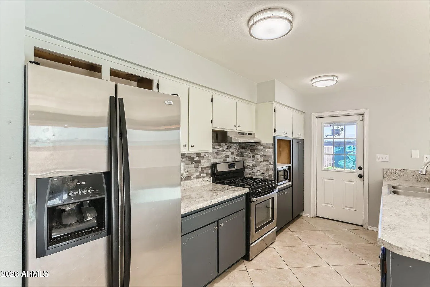 4 bed, 2.0 bath, 1868 sqft, $3,000 — Photo 4