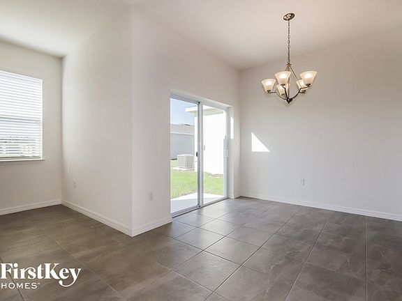 5th image of 589 Crown Rose Dr