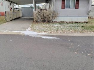 7 Shoreline Dr, Brookville, OH 45309