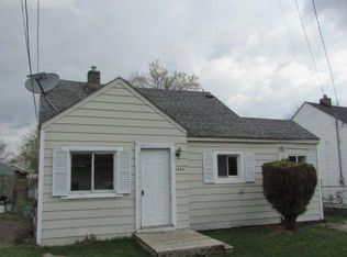 2083 E Parkwood Ave, Burton, MI 48529