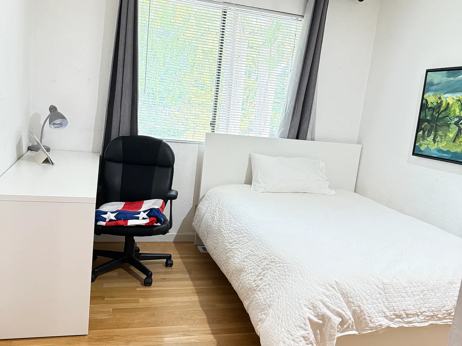 5 bed, 2600 sqft, $950 — Photo 2