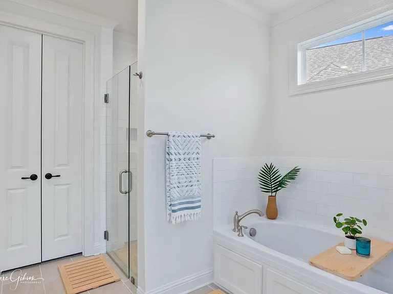 2112 Old Grove Cir — Photo 26