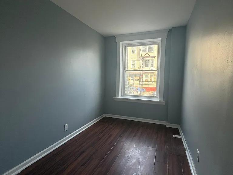 275 S 7th St #1N — Photo 6