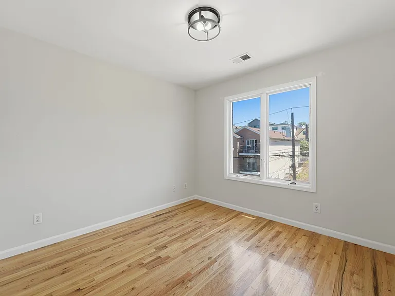 239 Terrace Ave #2 — Photo 17