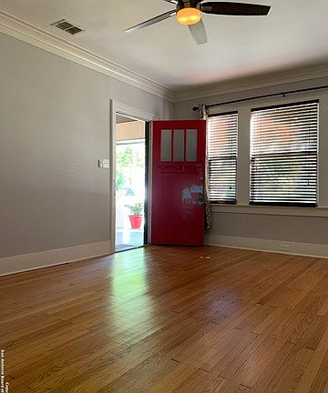 4th image of 721 W Summit Ave