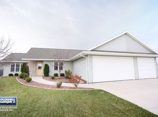1481 Wildenberg Dr, Kaukauna, WI 54130