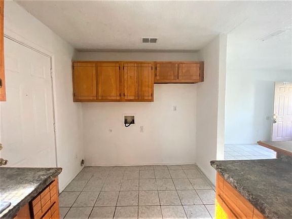 5th image of 3837 Waldorf St