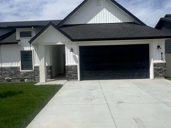 820 Shadowleaf Ave
