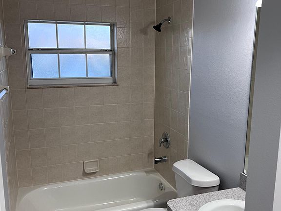5th image of 40517 E 5th Ave