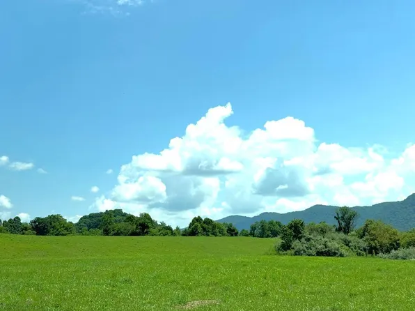 6427 Dorton Jenkins Hwy, Jenkins, KY 41537