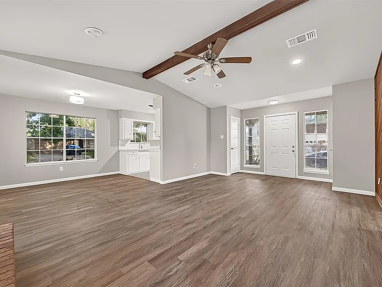 4923 Sandalwood Ave — Photo 5