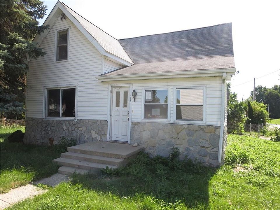 1st image of 303 N Young St