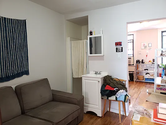 Rented by Signature Property Realty | media 25