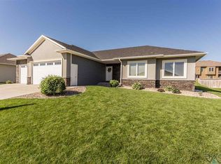 2012 S Firefly Dr, Sioux Falls, SD 57110