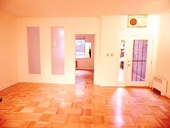 Rented by R New York