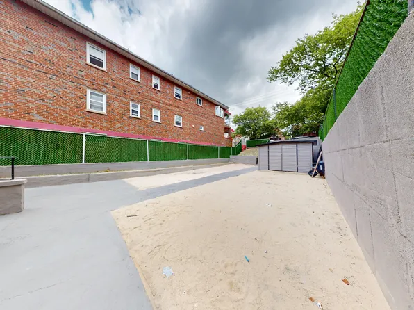 552 East 80th Street image 23 of 25