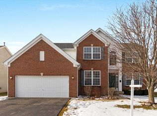 50 Greenbriar Dr, Gilberts, IL 60136