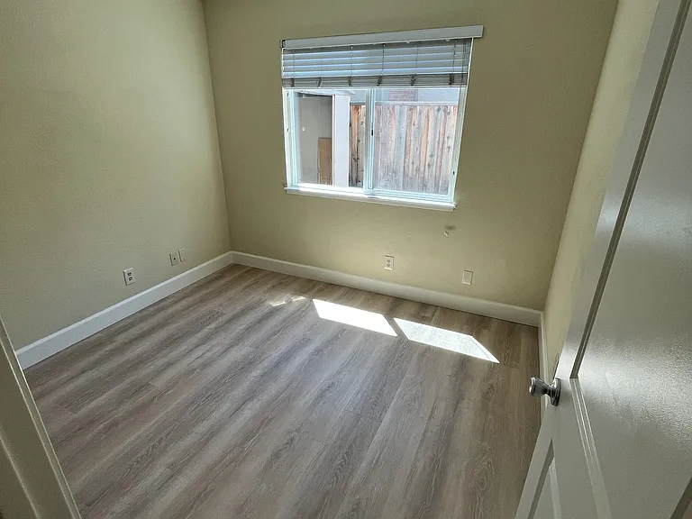 1522 Rhododendron Dr — Photo 5