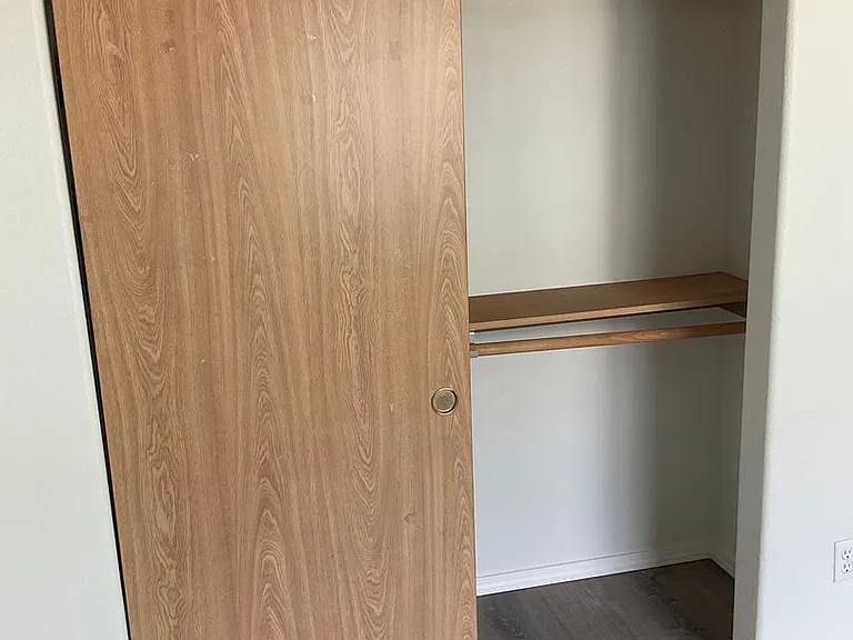 Ascot Place Apartments — Photo 3