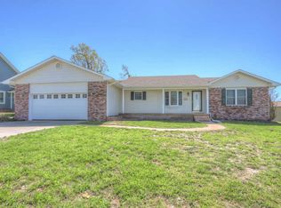 304 Lakeview Ln, Carl Junction, MO 64834