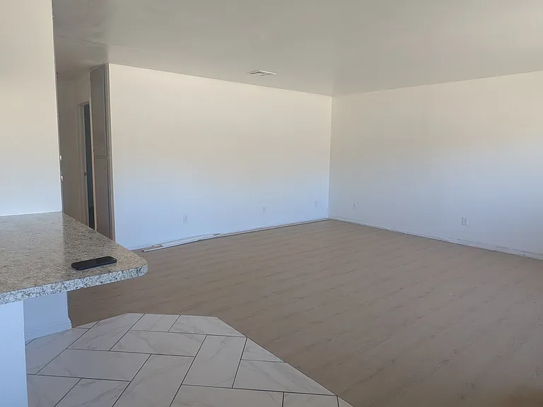 723 23rd St #A — Photo 5